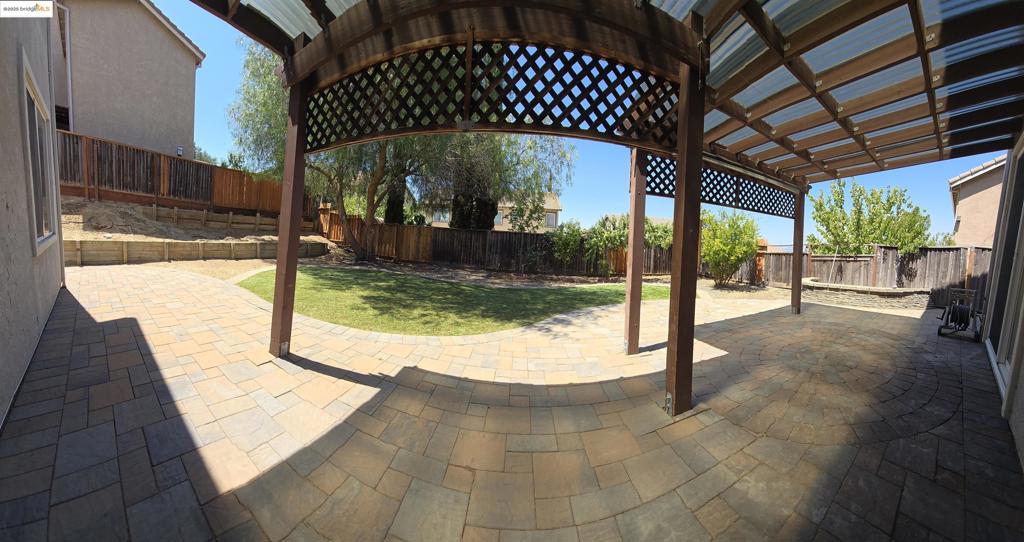 OAK HILLS - Residential Lease
