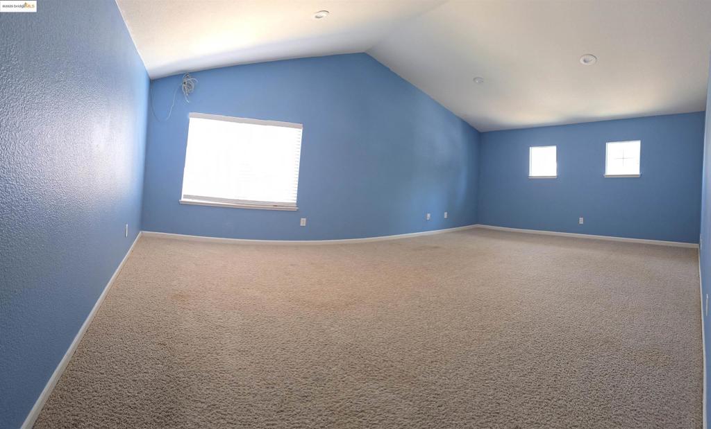 OAK HILLS - Residential Lease