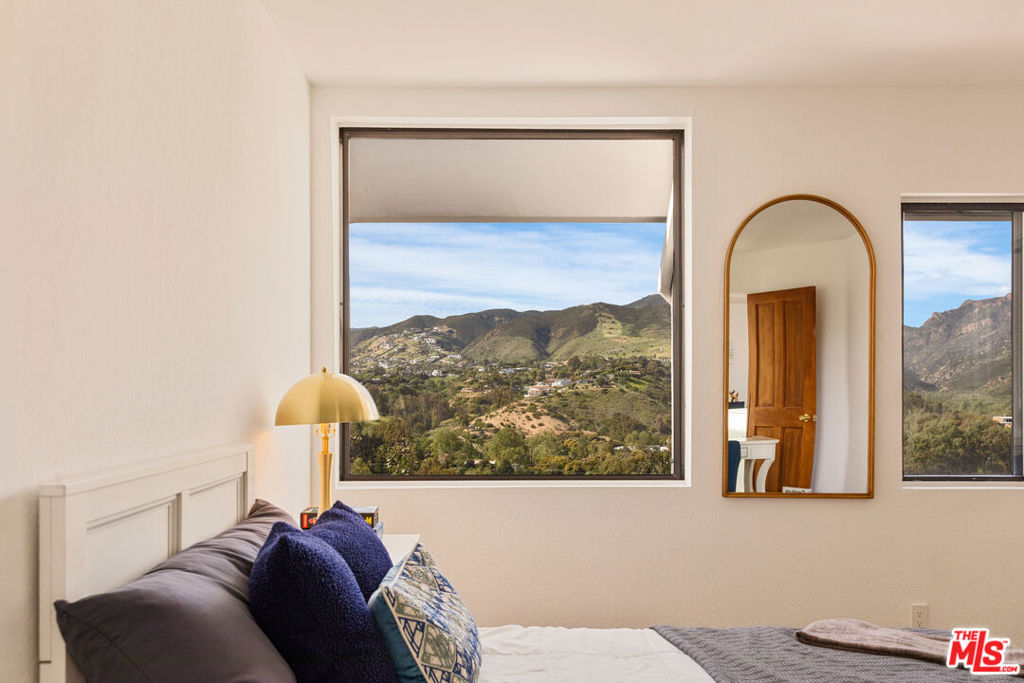 29221 Heathercliff Road 13