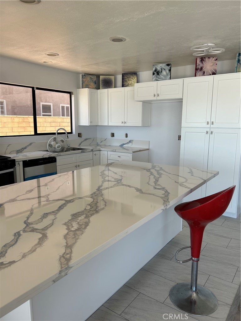 13915 Spring Valley Pkwy