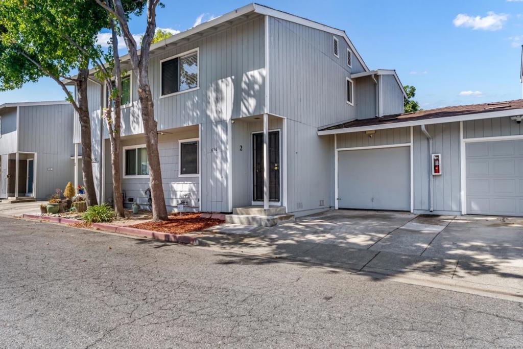 656 Foster Court 2