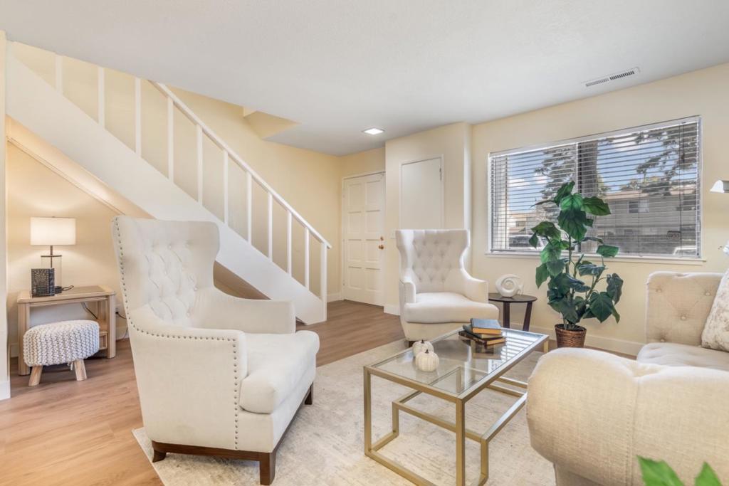656 Foster Court 2