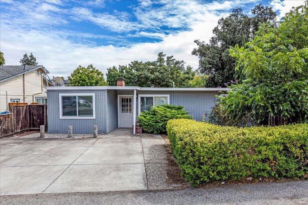 Photo of 1472 Hampton Drive, Sunnyvale, CA 94087 (MLS # ML82023665)