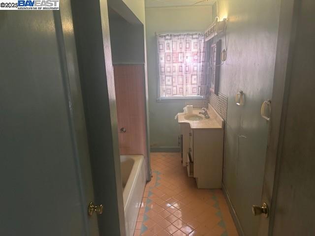 LINCOLN HIGHLAND - Residential