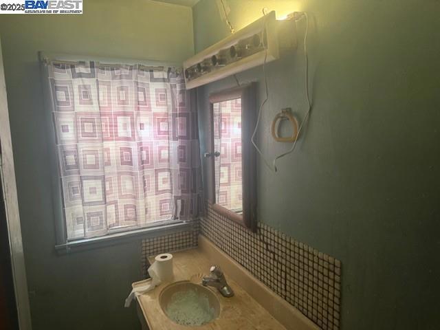 LINCOLN HIGHLAND - Residential