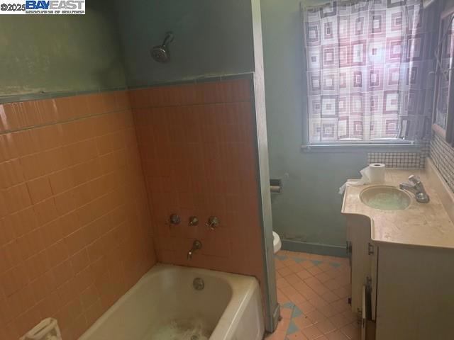 LINCOLN HIGHLAND - Residential