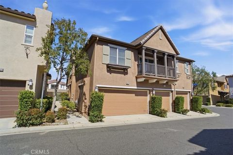 Photo of 28475 Santa Rosa LN, Saugus, CA 91350 (MLS # SR26102560)