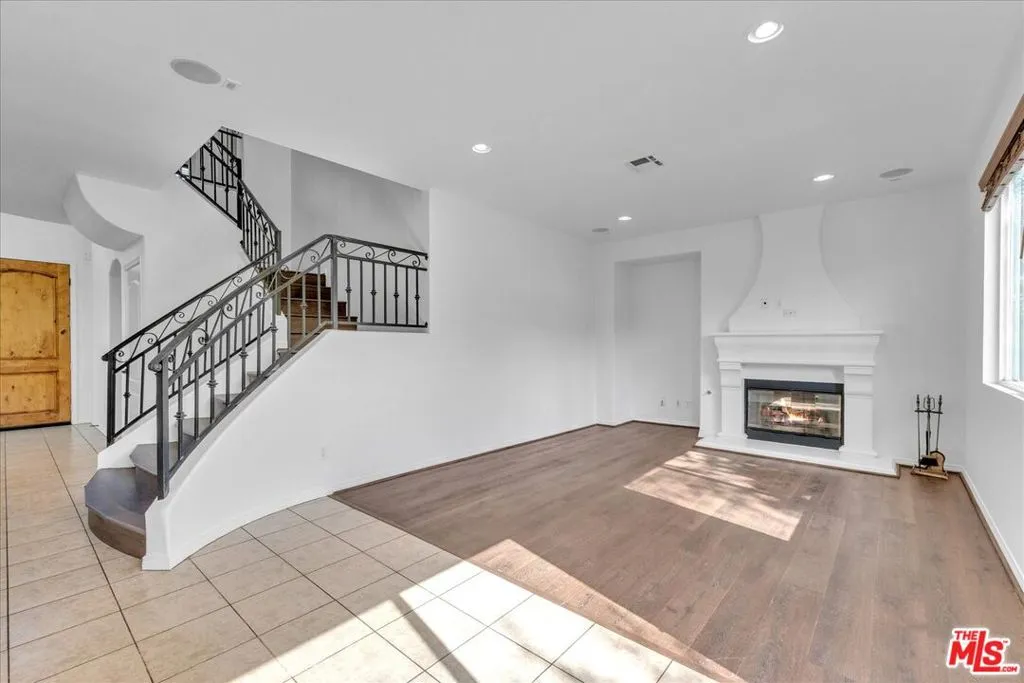 Winnetka, California 91306, United States, 4 Bedrooms Bedrooms, ,3 BathroomsBathrooms,Residential,Active,234314