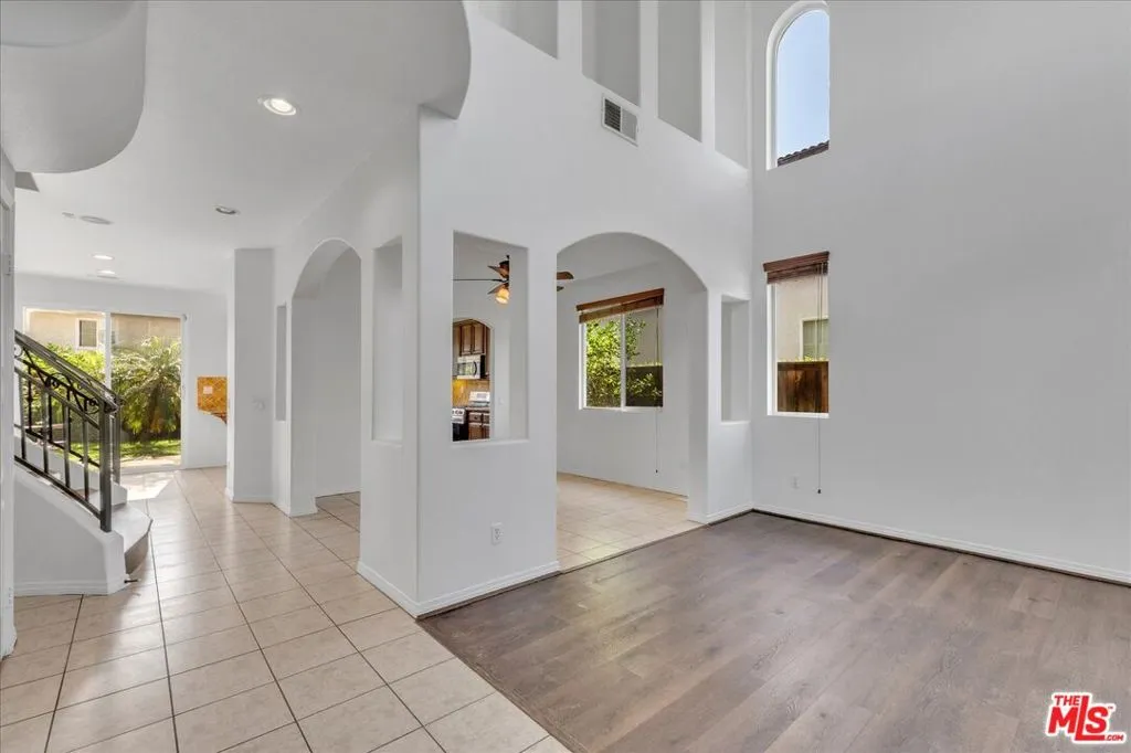 Winnetka, California 91306, United States, 4 Bedrooms Bedrooms, ,3 BathroomsBathrooms,Residential,Active,234314