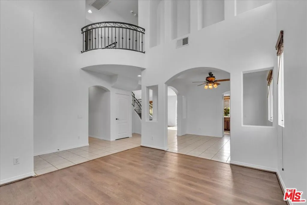 Winnetka, California 91306, United States, 4 Bedrooms Bedrooms, ,3 BathroomsBathrooms,Residential,Active,234314