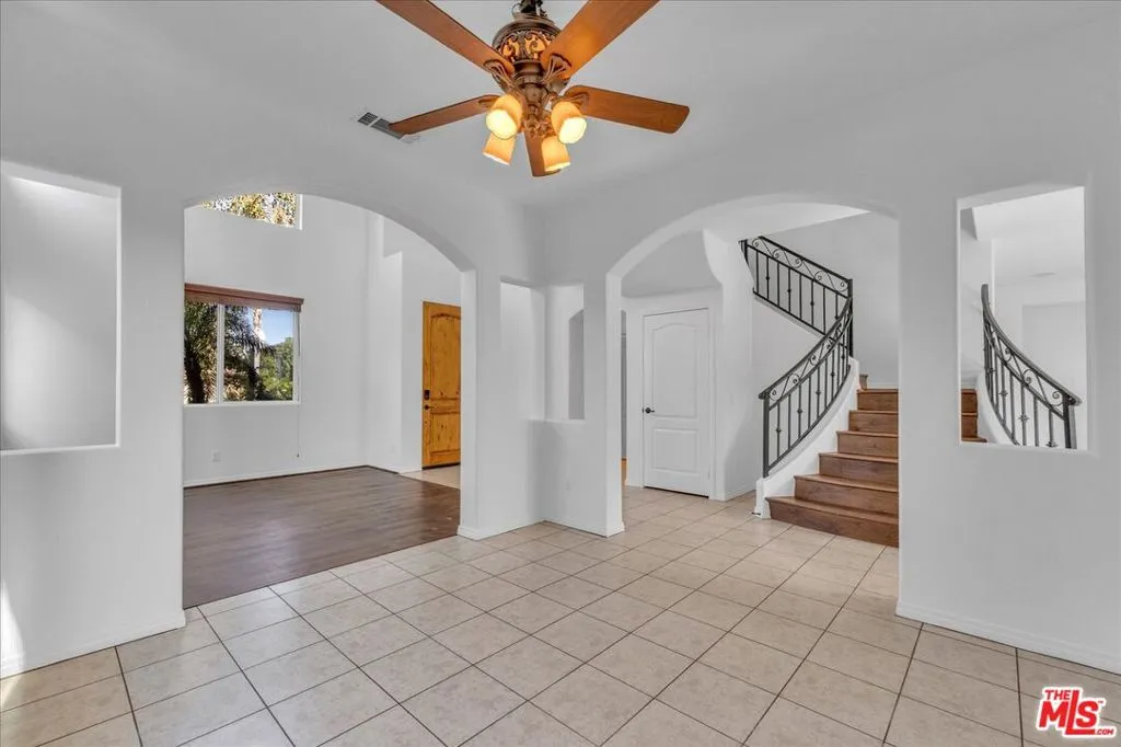 Winnetka, California 91306, United States, 4 Bedrooms Bedrooms, ,3 BathroomsBathrooms,Residential,Active,234314