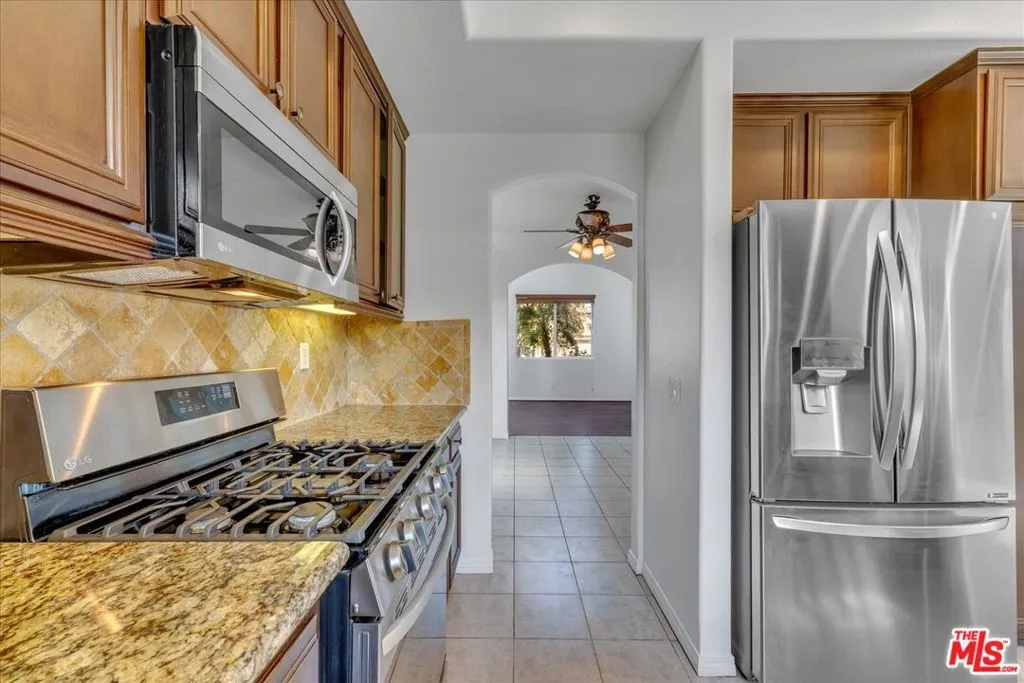 Winnetka, California 91306, United States, 4 Bedrooms Bedrooms, ,3 BathroomsBathrooms,Residential,Active,234314