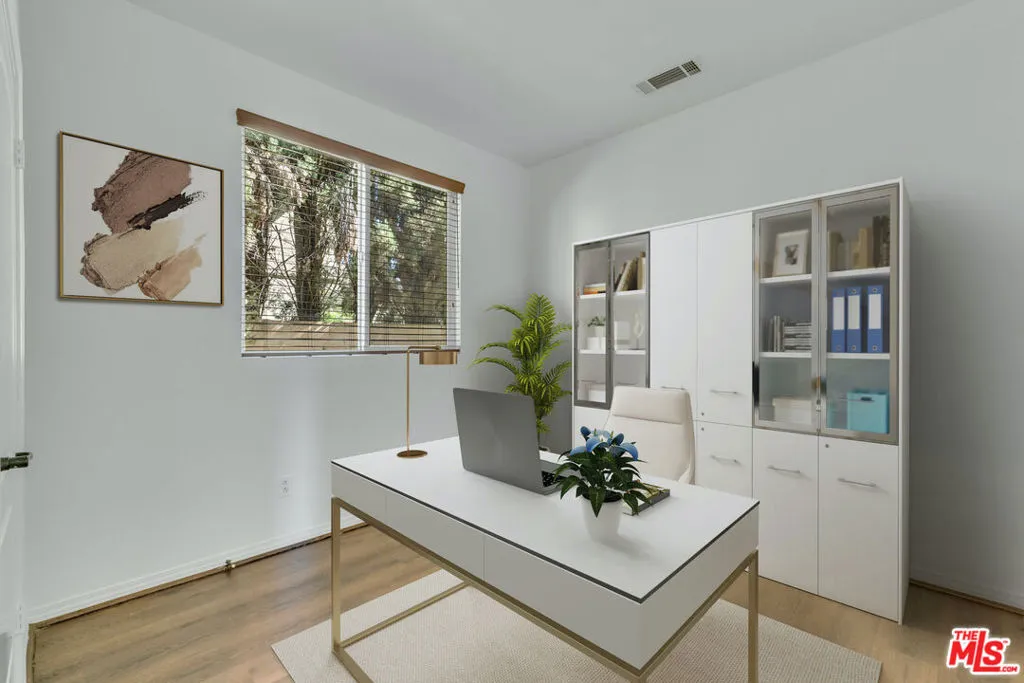 Winnetka, California 91306, United States, 4 Bedrooms Bedrooms, ,3 BathroomsBathrooms,Residential,Active,234314