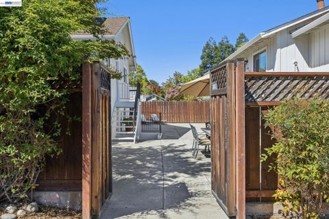 Photo of 3851 Vineyard Ave, Pleasanton, CA 94566 (MLS # 41147696)