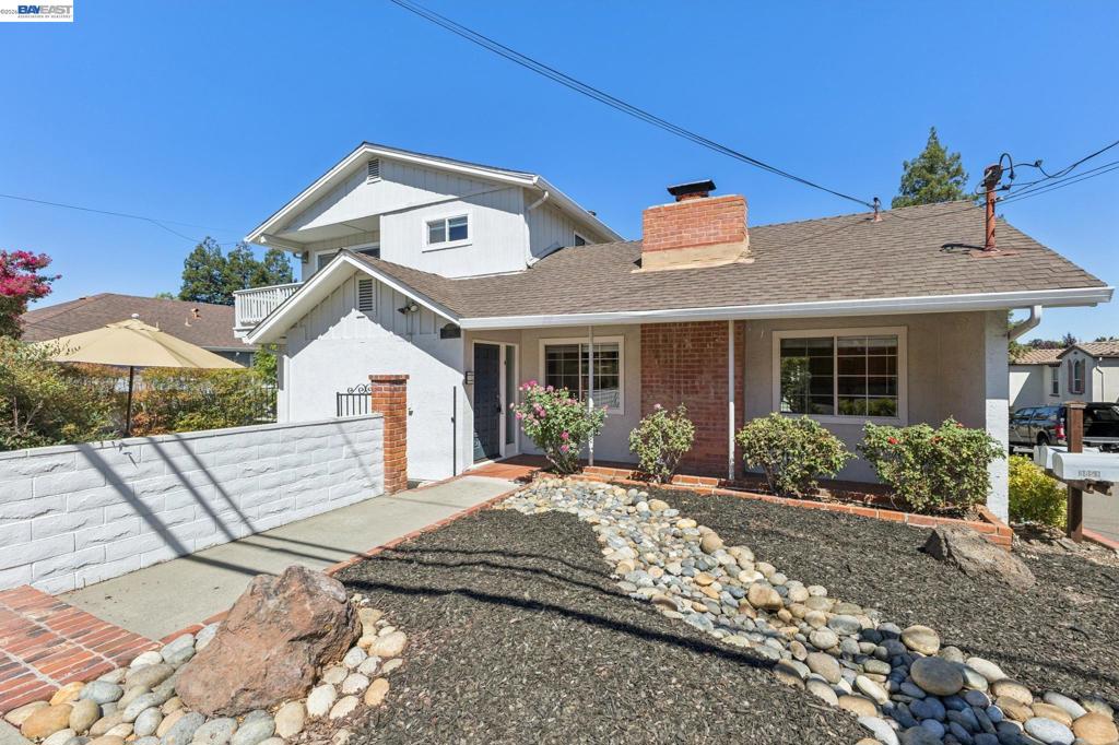 3851 Vineyard Ave