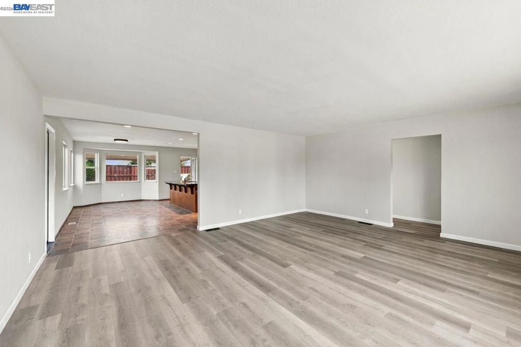 37064 Elm St