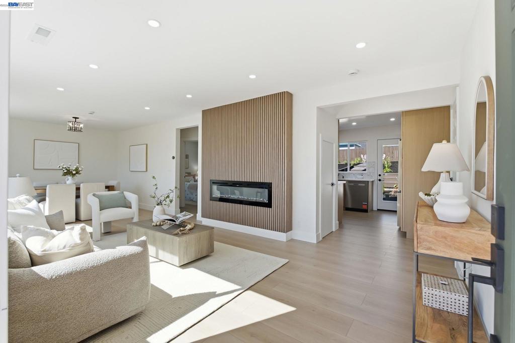 483 Heathcliff Dr