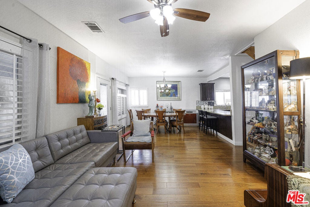 416 N Serrano Avenue