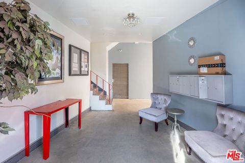 Photo of 5831 Carlton Way #8, Los Angeles, CA 90028 (MLS # 25622439)