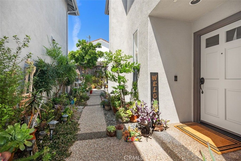 Photo of 6 Cottage Ln, Aliso Viejo, CA 92656 (MLS # OC26067185)