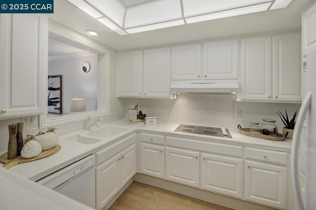 ROSSMOOR - Residential