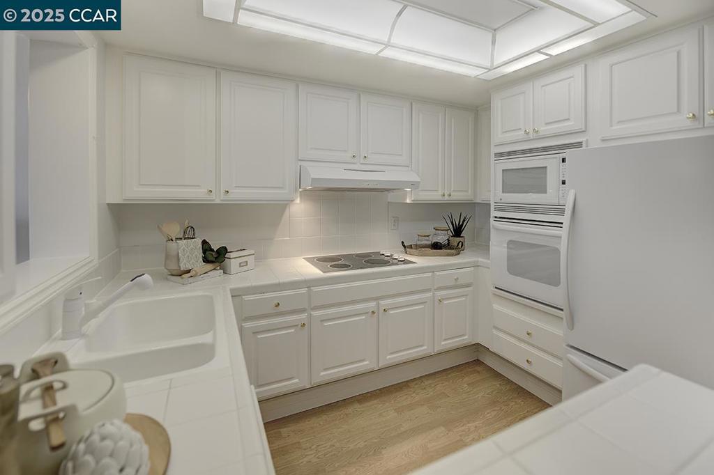 ROSSMOOR - Residential