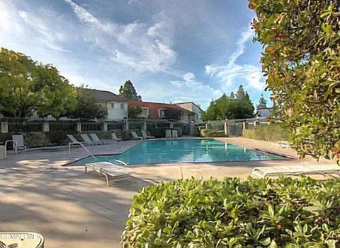 Photo of 255 Green Moor Place, Thousand Oaks, CA 91361 (MLS # 226002934)