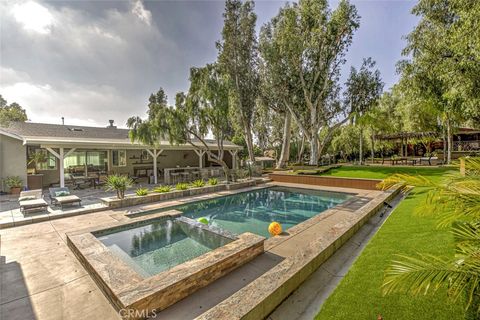 Photo of 10555 Art Street, Shadow Hills, CA 91040 (MLS # SR26018671)