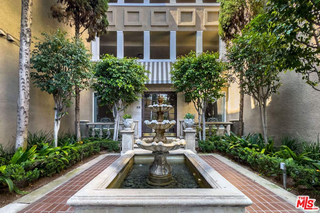 Photo of 8455 Fountain Avenue #518, West Hollywood, CA 90069 (MLS # 26855569)