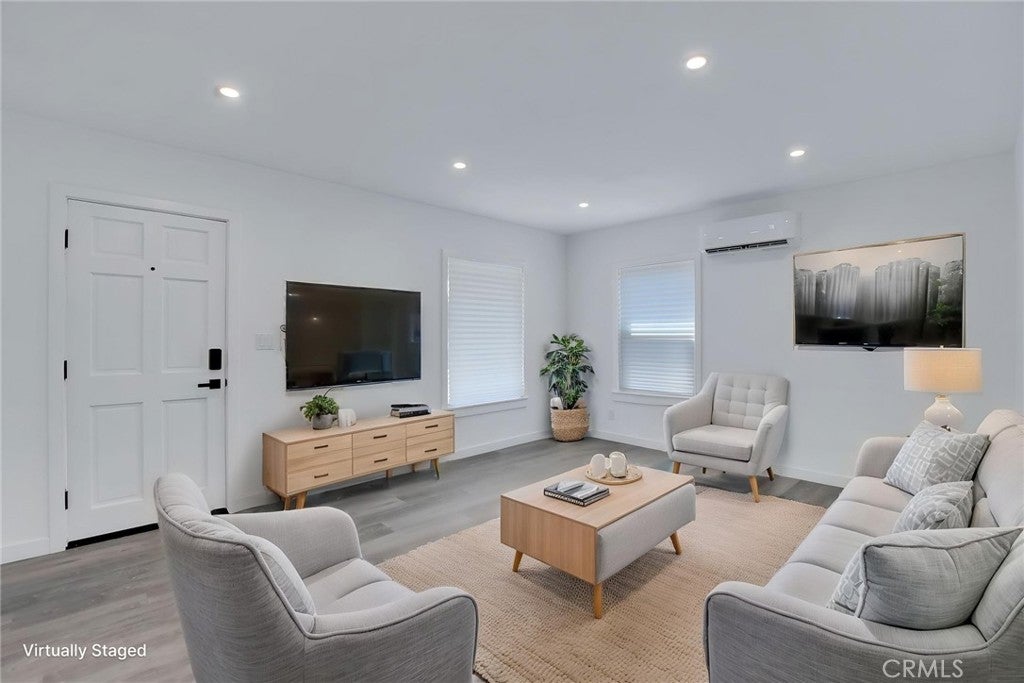 315 N San Jose