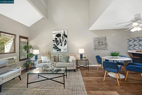 Photo of 500 Suntree Ln #513, Pleasant Hill, CA 94523 (MLS # 41133403)