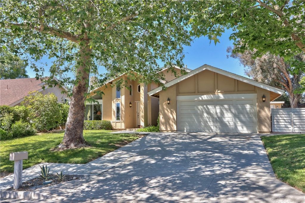 Photo of 30233 Villa Alturas, Temecula, CA 92592 (MLS # SW26082218)