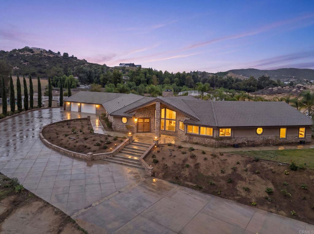 37789 Avenida La Cresta