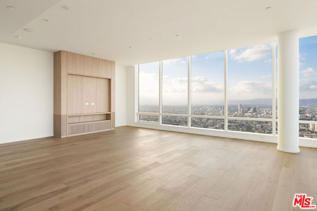 Properties 3 1000 W 8th Street PH5805