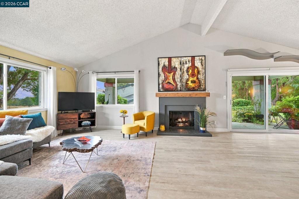 121 Rosario Ct