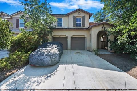 Photo of 15165 Bluffside Lane, Victorville, CA 92394 (MLS # CV25181548)