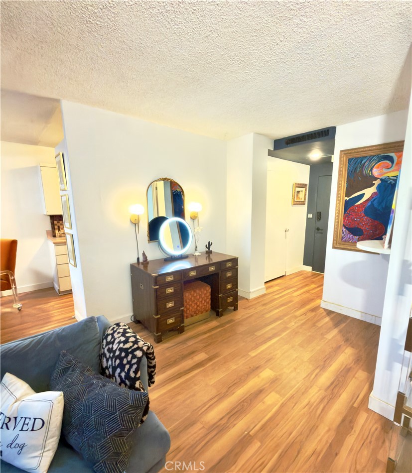 100 Atlantic Ave 310, Long Beach, CA, 90802: CarlosSellingHouses.com 100 Atlantic Ave 310
