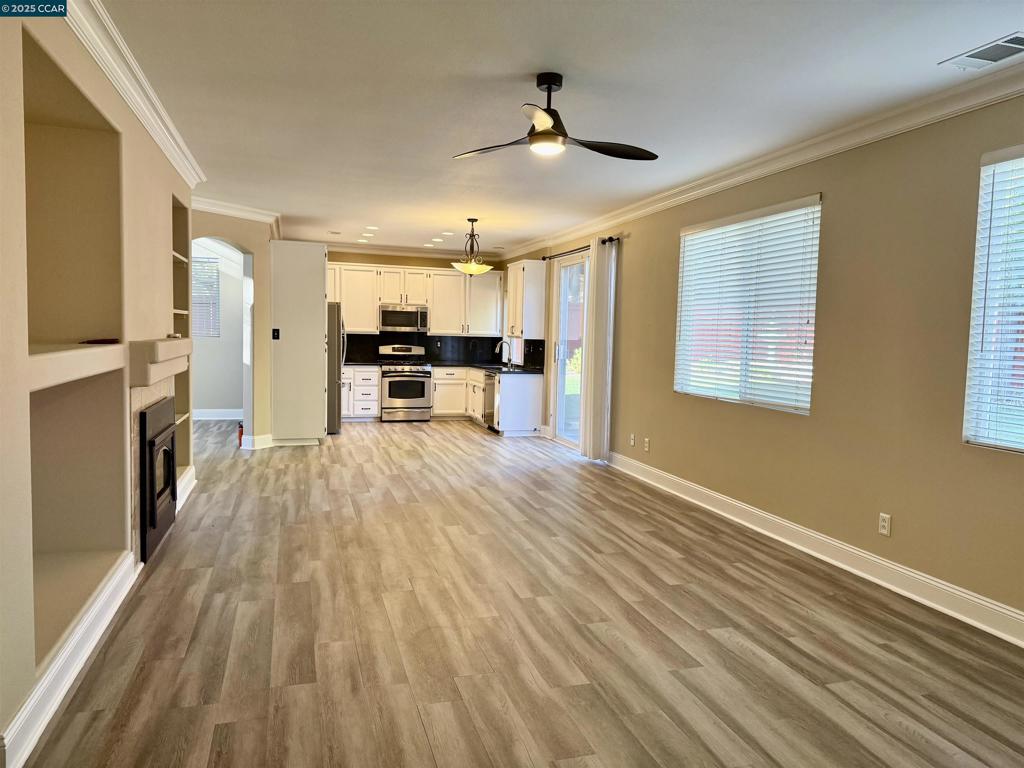 GREEN VALLEY LAK - Residential