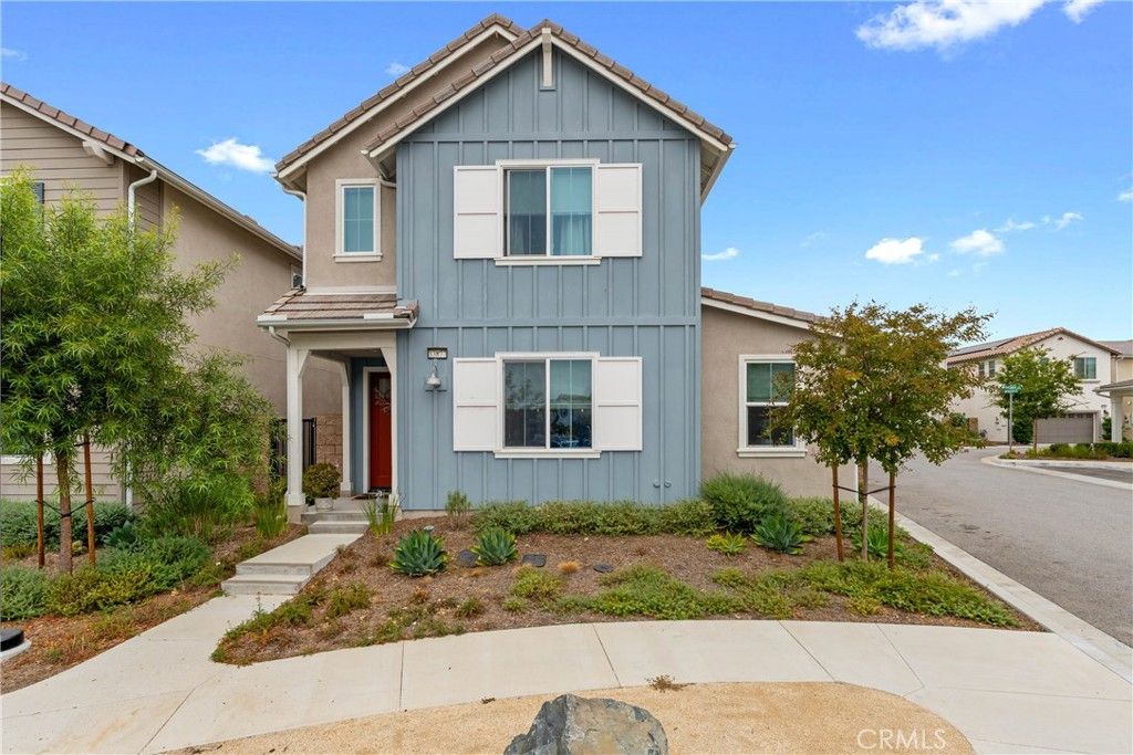 Photo of 13877 Gazania Ln, Fontana, CA 92336 (MLS # PW25226827)