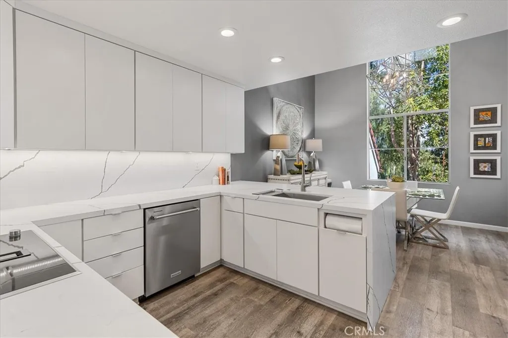 Dana Point, California 92629, United States, 3 Bedrooms Bedrooms, ,4 BathroomsBathrooms,Residential,Pending,103782