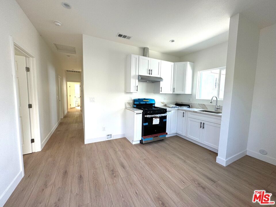 Discover 1220 W 25th St, a brand-new construction offering spacious modern living in the USC Patrol Zone. This brand-new 5 bedroom, 5 bathroom one-story residence is ideal for perfect for student housing, corporate housing, or co-living arrangements. Each bedroom features its own private en-suite bathroom, while the modern floor plan offers a sleek kitchen, open living area, and high-quality finishes throughout. With a prime location near USC and Downtown LA, this property provides both comfort and convenience. In addition to this unit, two other brand-new units in the building are also available for rent, and all units can be leased together under a master lease, making it an excellent opportunity for groups or organizations seeking larger-scale housing.