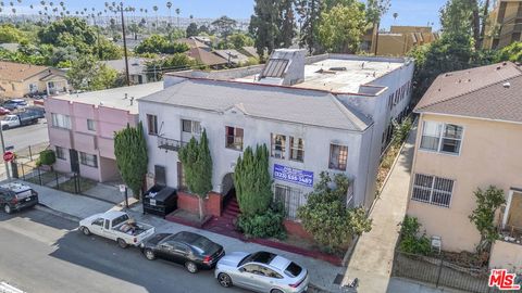 Photo of 2651 S Manhattan Place, Los Angeles, CA 90018 (MLS # 25569621)