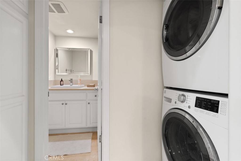 Corona del Mar South of PCH (CDMS) - Residential Lease