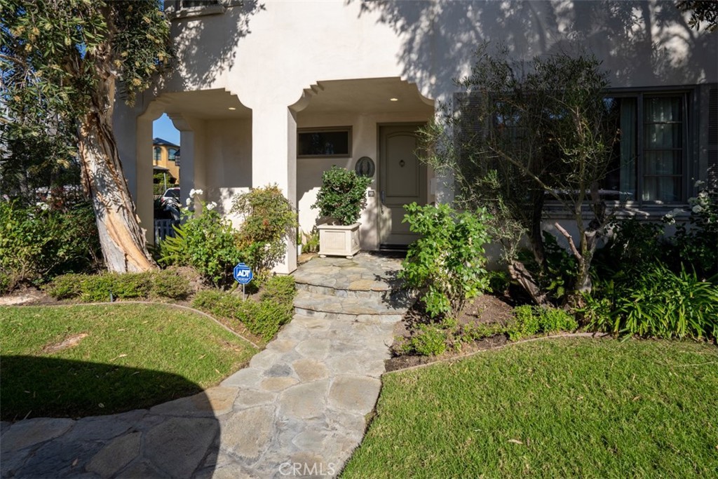 Corona del Mar South of PCH (CDMS) - Residential Lease