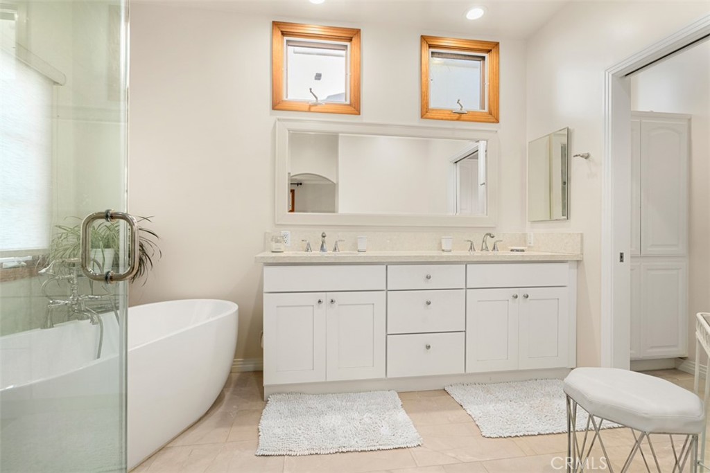 Corona del Mar South of PCH (CDMS) - Residential Lease