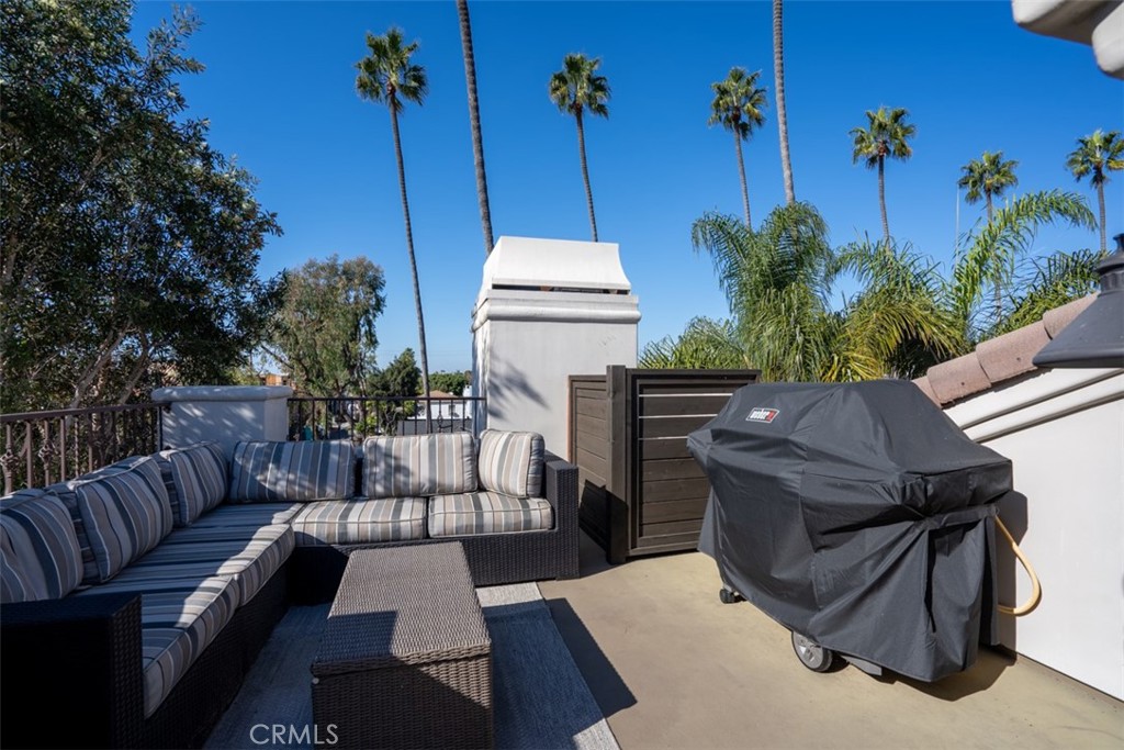 Corona del Mar South of PCH (CDMS) - Residential Lease