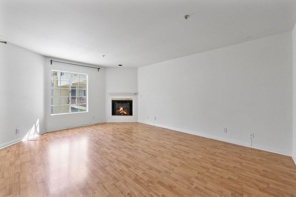 1131 Campbell 212