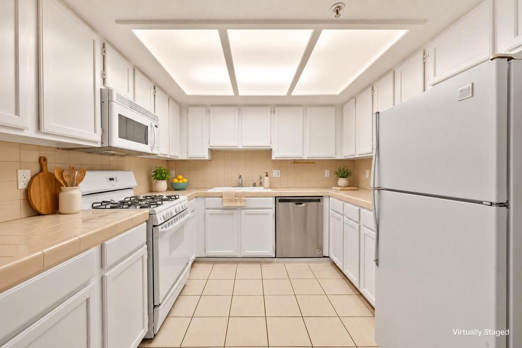 1131 Campbell 212