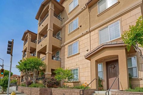 Photo of 88 N Jackson Avenue #408, San Jose, CA 95116 (MLS # ML82045712)