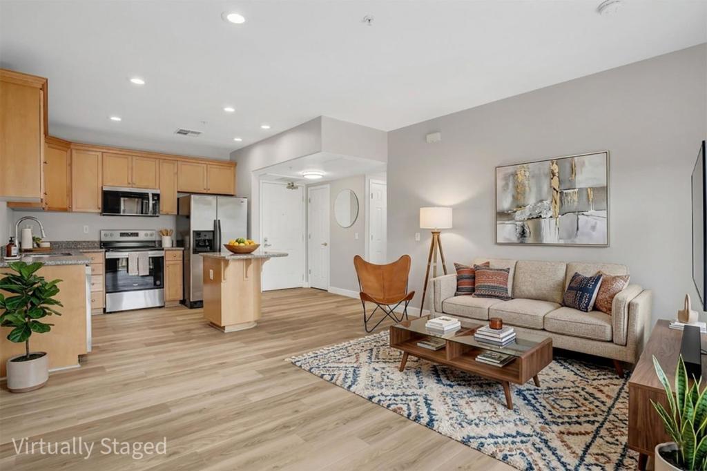 88 N Jackson Avenue 408